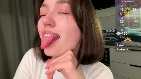 Lily online show from June 8, 6:52 pm