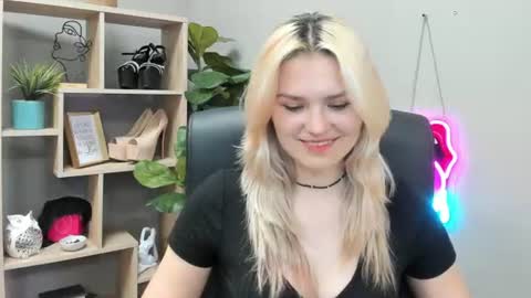 Lily online show from July 28, 12:48 pm