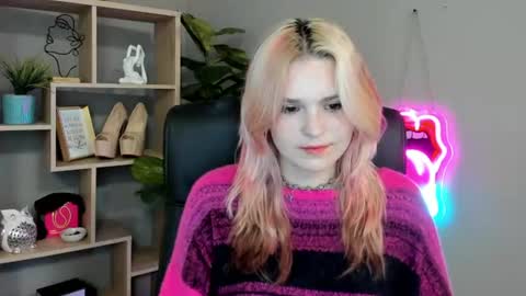 Lily online show from July 5, 1:28 pm