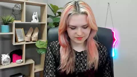 Lily online show from July 4, 7:37 am