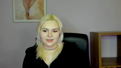 Lily online show from February 11, 3:35 pm