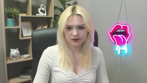 Lily online show from April 14, 6:35 am