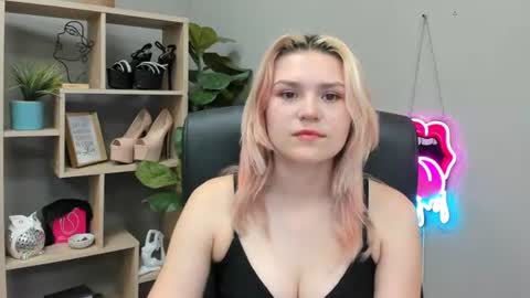 Lily online show from July 16, 6:40 am