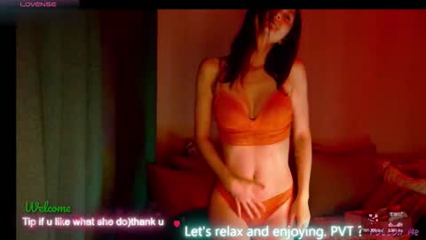 LilyXSky online show from November 28, 5:05 pm