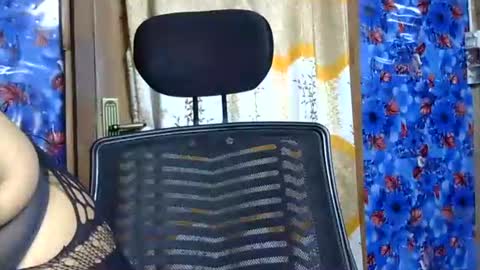 Snapshot of limaakter246618 chatting on October 18, 5:15 pm limaakter246618 online show from October 18, 5:15 pm