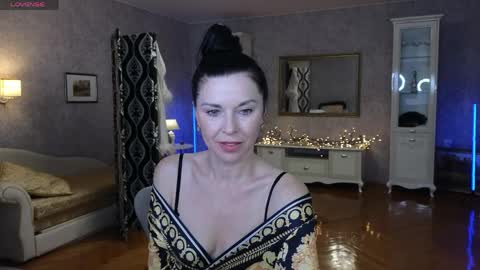 lina_flore online show from April 6, 7:15 pm