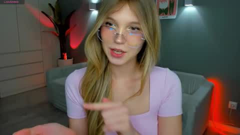 Lina online show from December 15, 2:00 pm