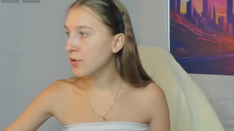 lina_massey online show from June 17, 12:34 am