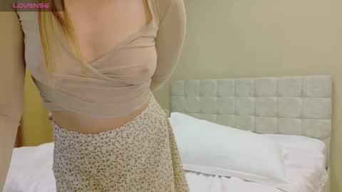 Anna online show from November 19, 4:34 am