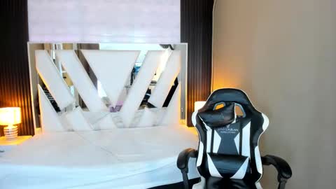  Linda  online show from March 23, 6:47 pm