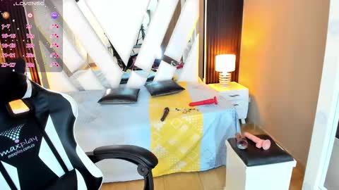  Linda  online show from September 30, 6:57 pm