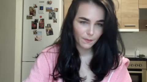 Linda online show from November 24, 8:22 pm