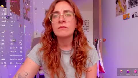 Snapshot of linda_giggle chatting on September 19, 2:27 pm Giggles online show from September 19, 2:27 pm