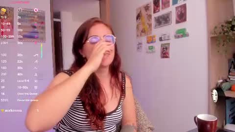 Giggles  online show from June 10, 3:33 pm