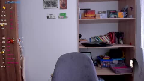 Snapshot of linda_giggle chatting on February 22, 12:08 pm Giggles online show from February 22, 12:08 pm