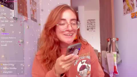Snapshot of linda_giggle chatting on September 24, 3:22 pm Giggles online show from September 24, 3:22 pm