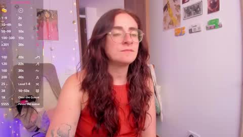 Giggles  online show from December 2, 5:26 pm