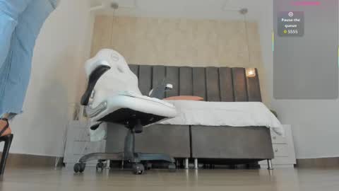 Linda Saenz online show from September 25, 12:37 pm