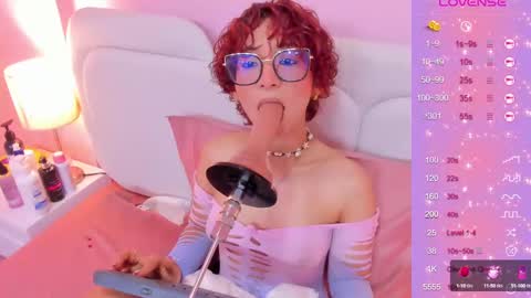 linda_sofi__ online show from February 25, 8:00 pm