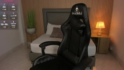 L I N D A online show from January 22, 2:26 am