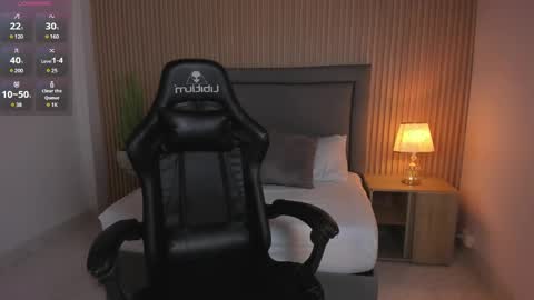 L I N D A online show from January 14, 2:19 am