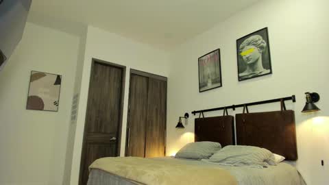 Nia  online show from February 17, 5:12 pm