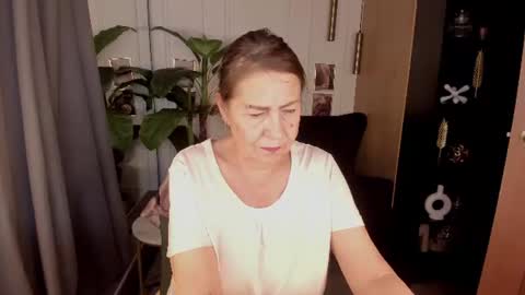 Linda online show from July 28, 2:24 pm