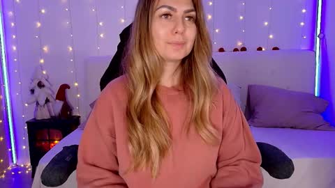 Linda  --  online show from December 14, 10:15 pm