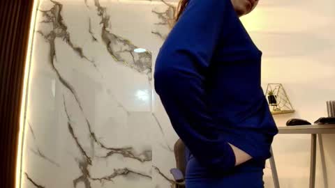  Lindsey  online show from February 18, 11:53 am