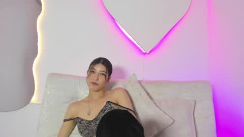 lindsey  online show from July 28, 2:13 pm