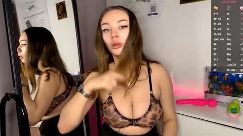 Kate online show from October 23, 6:25 pm