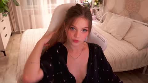 linesssssa online show from February 9, 4:50 pm