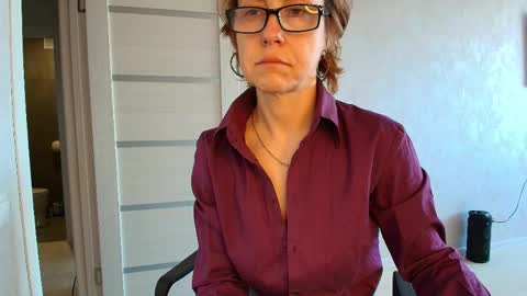 Liora Weiss online show from May 5, 7:11 am