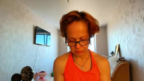 Liora Weiss online show from May 22, 10:24 am