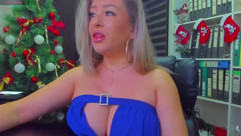 lisa online show from December 11, 3:45 am