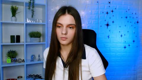 Lisa online show from June 3, 9:43 am