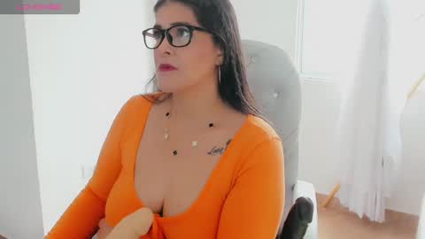 Lisa online show from November 14, 3:45 pm