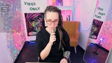 Lisa online show from April 13, 5:20 am