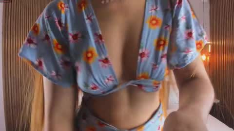 lisa online show from March 18, 12:10 pm