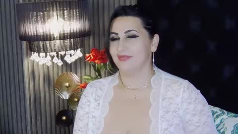Snapshot of lisamaze chatting on September 18, 11:25 pm SofiaHanson online show from September 18, 11:25 pm