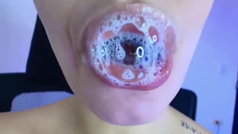 Lisbet online show from January 8, 3:49 pm