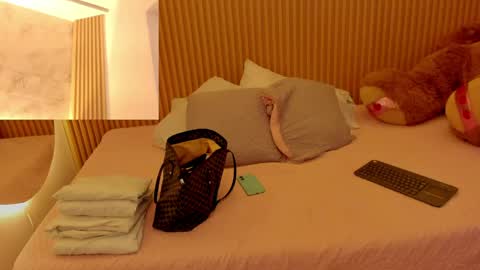 Liss online show from April 12, 1:25 pm