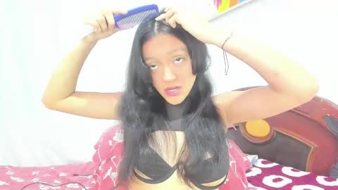 lissa_petitee online show from January 12, 12:05 am