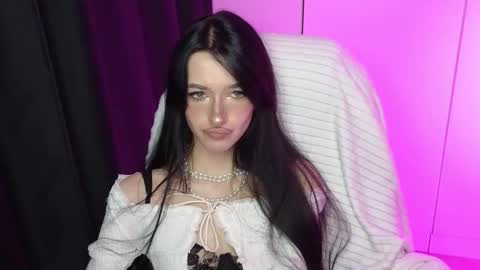 Snapshot of lissaelison chatting on October 31, 7:18 pm lissaelison online show from October 31, 7:18 pm