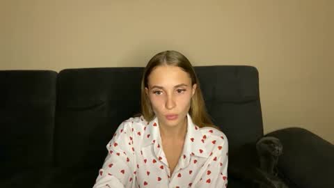 Snapshot of litle_girl05 chatting on October 9, 6:56 pm LUNA online show from October 9, 6:56 pm