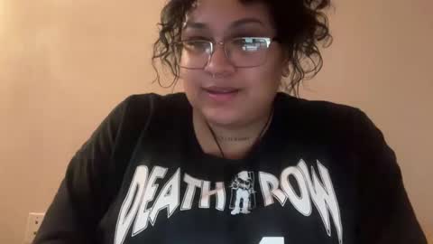 Snapshot of littldeath chatting on October 18, 2:20 pm littldeath online show from October 18, 2:20 pm