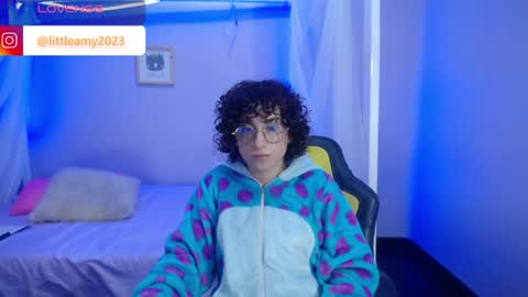 Snapshot of little__amy_ chatting on December 21, 9:04 pm  AMY  online show from December 21, 9:04 pm