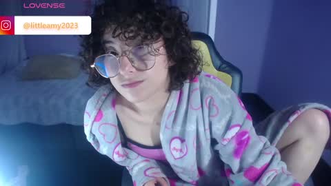 Snapshot of little__amy_ chatting on January 10, 11:11 am  AMY  online show from January 10, 11:11 am