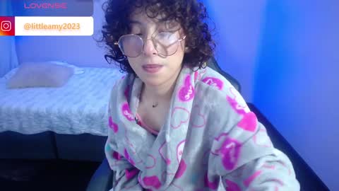 Snapshot of little__amy_ chatting on January 11, 2:52 am  AMY  online show from January 11, 2:52 am