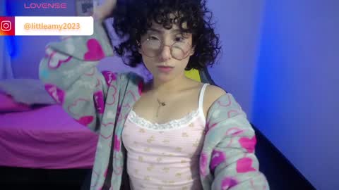 Snapshot of little__amy_ chatting on January 6, 4:58 am  AMY  online show from January 6, 4:58 am